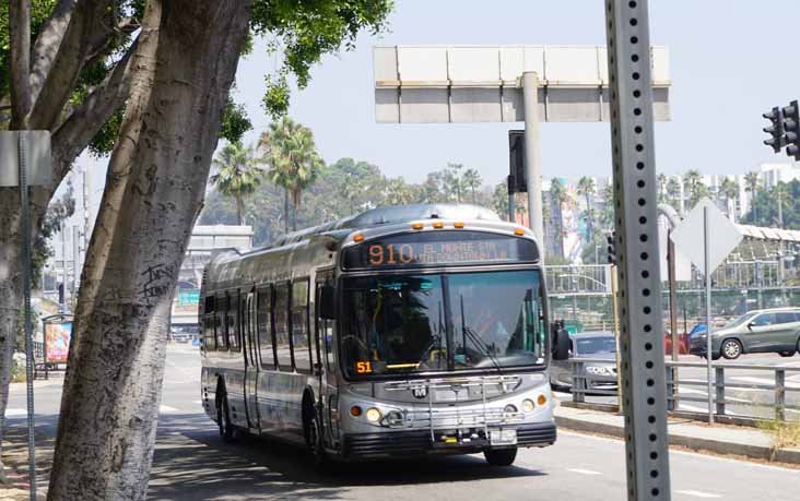 LA Metro NABI Metro 45C CNG 8372 Silver Line